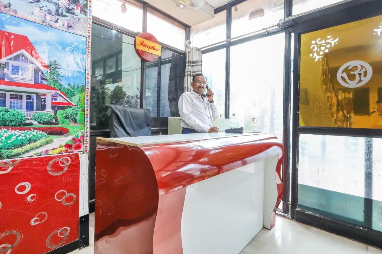 Oyo 62194 Pleasure Palace Hotell Indore Eksteriør bilde
