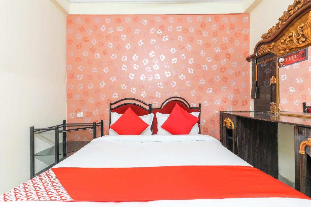 Oyo 62194 Pleasure Palace Hotell Indore Eksteriør bilde
