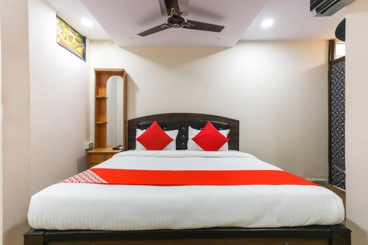 Oyo 62194 Pleasure Palace Hotell Indore Eksteriør bilde
