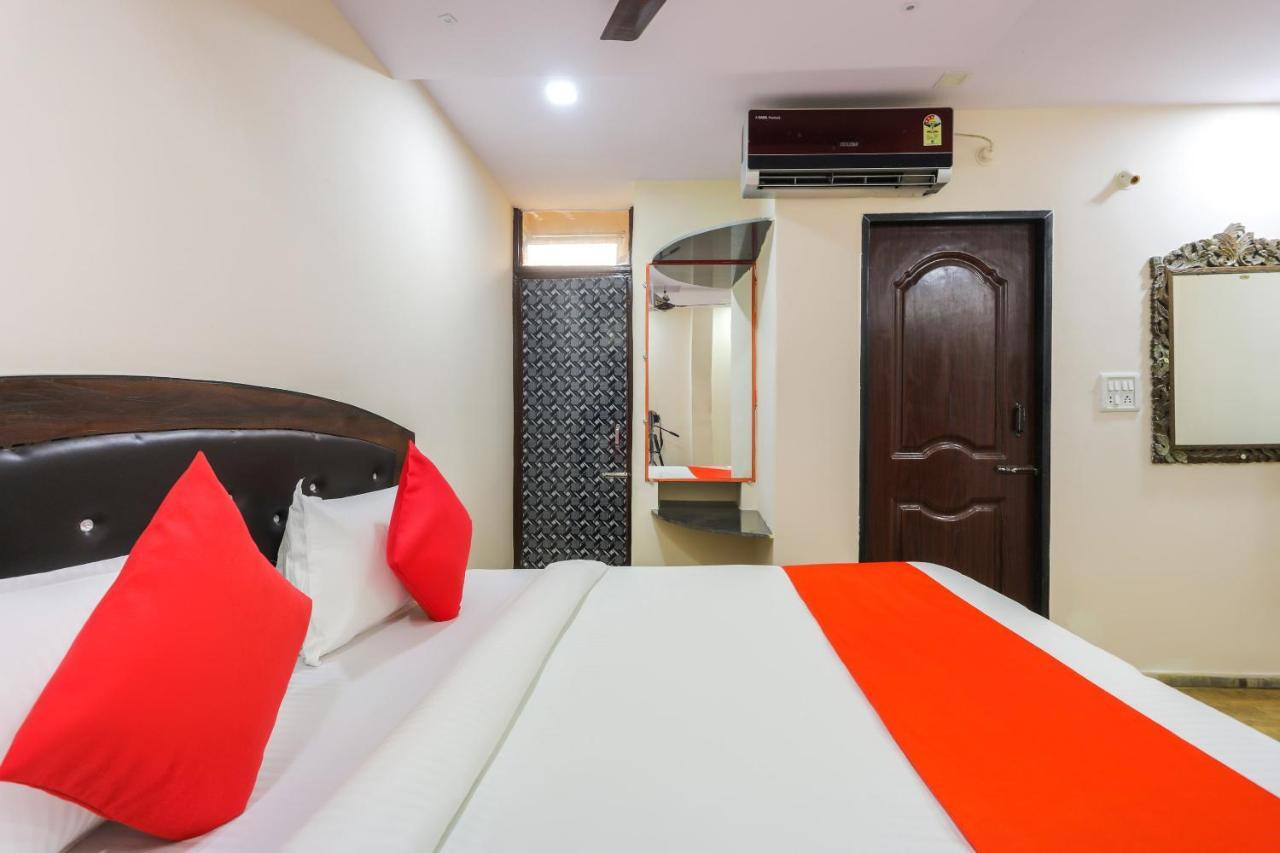 Oyo 62194 Pleasure Palace Hotell Indore Eksteriør bilde
