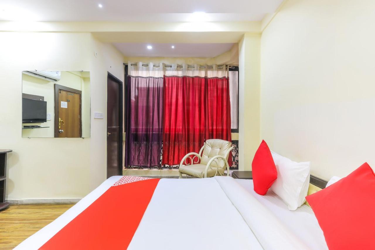 Oyo 62194 Pleasure Palace Hotell Indore Eksteriør bilde